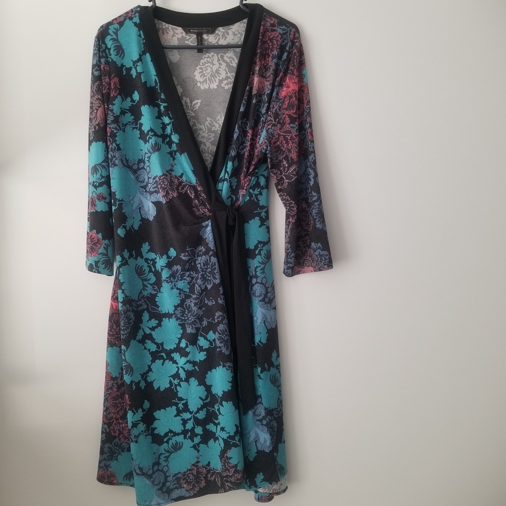 Destination Maternity BCBG Maxaria Wrap Dr…